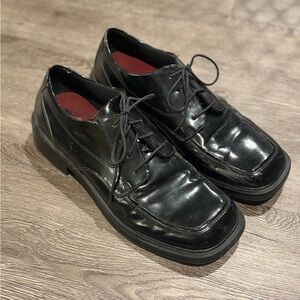 American Eagle Outfitters Black Patent Leather Lace-Up Oxfords size 11